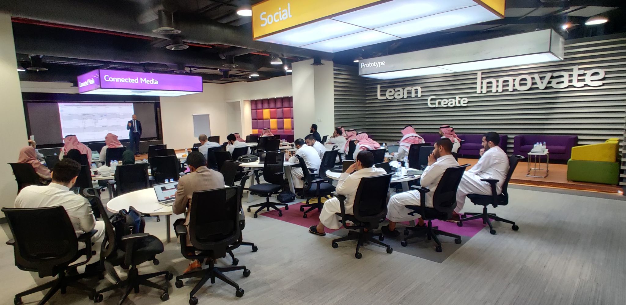 AiElements Successfully Delivers Data & Business User Analyst Training for Stc